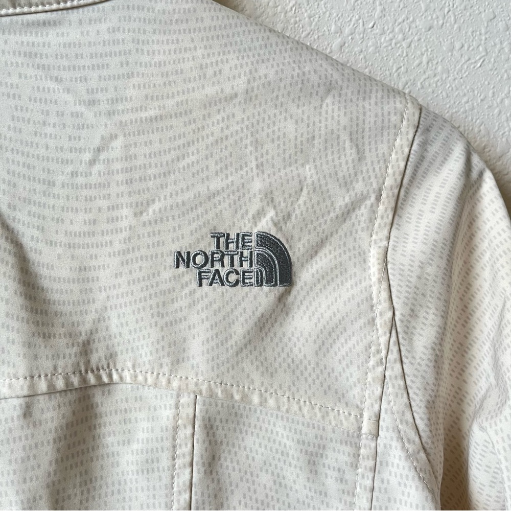 The North Face Gray and White Wind Proof Jacket with Stand-Up Collar - Picture 5 of 6